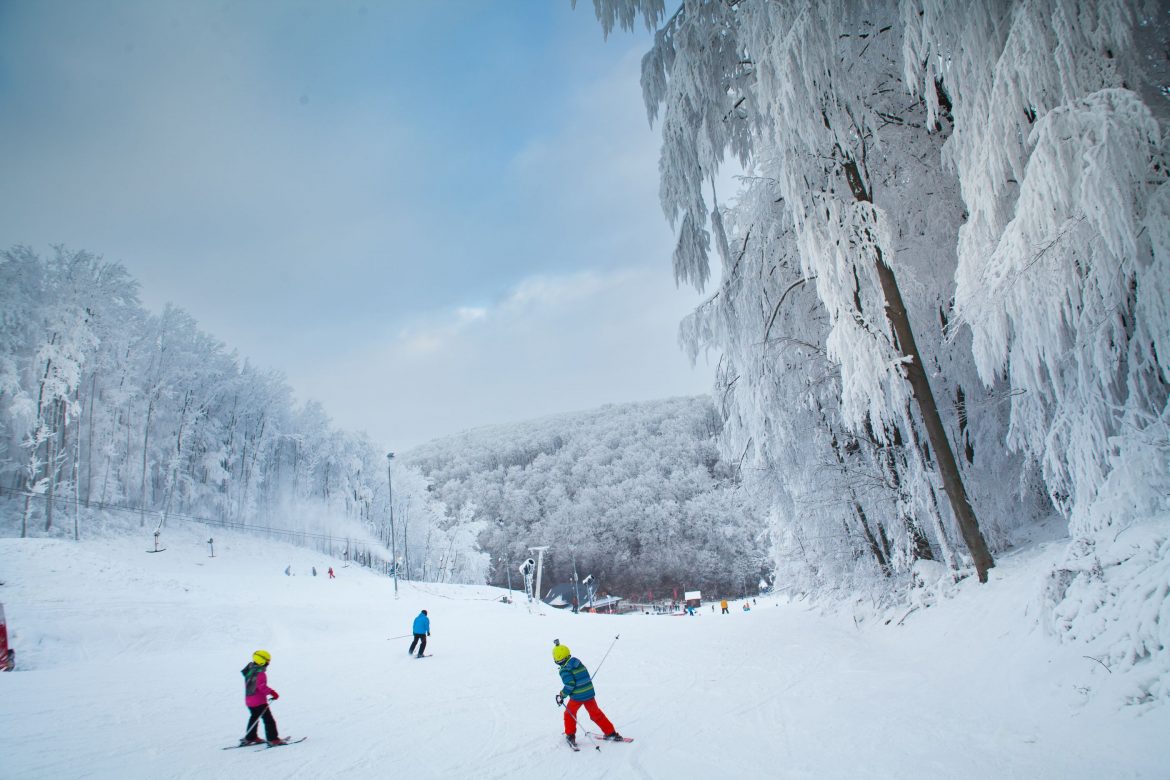 Gasztro élmény is jár a síelés mellé Eplényben